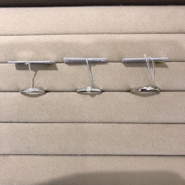 【TRECENTI(トレセンテ)の口コミ】 一生の宝物として、長く使えるであろうものを選びました。
似たようなデザ…