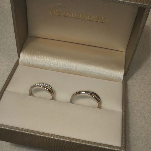 【Crown&Tiara(クラウン アンド ティアラ)の口コミ】 デザインが斬新で、それほど高くなかったことと、ピンクゴールドとシルバ…