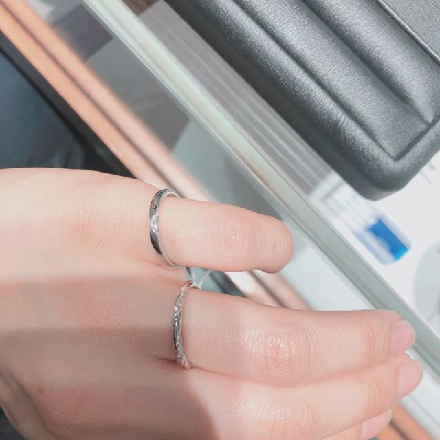 【銀座ダイヤモンドシライシの口コミ】 シンプルなものからデザイン性のあるものまで、たくさんの種類を試着させ…