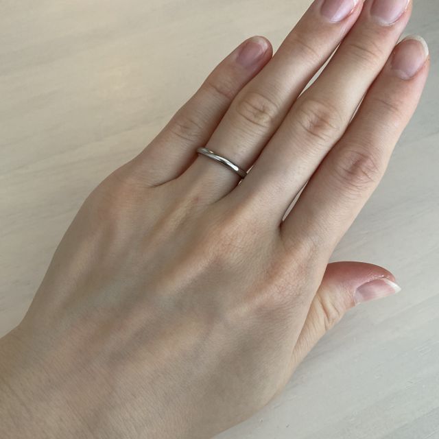 【銀座ダイヤモンドシライシの口コミ】 仕事上外す事が多く、大きめサイズを選んだため、くるくるまわっても気に…