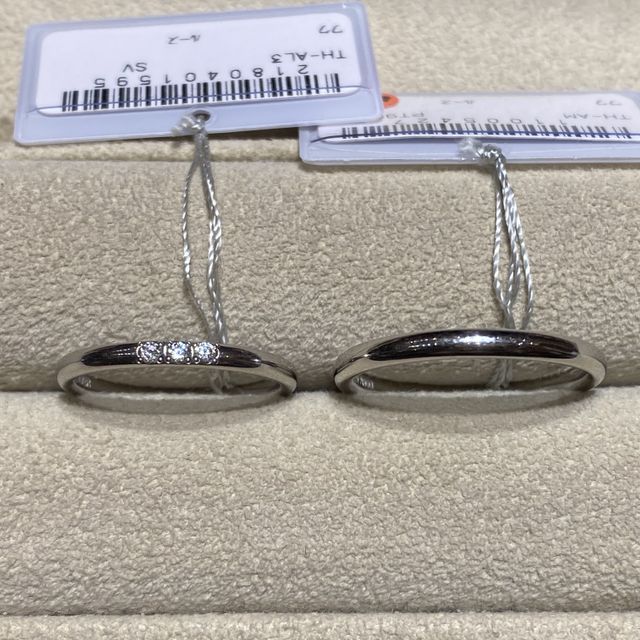 【TRECENTI(トレセンテ)の口コミ】 　何店舗かジュエリーショップを周りましたが、細身のシンプルなデザイン…