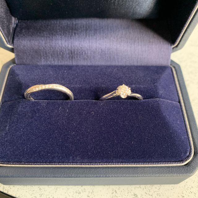 【銀座ダイヤモンドシライシの口コミ】 何店舗か回って、色々迷ってしまって中々指輪を決めることが出来なかった…