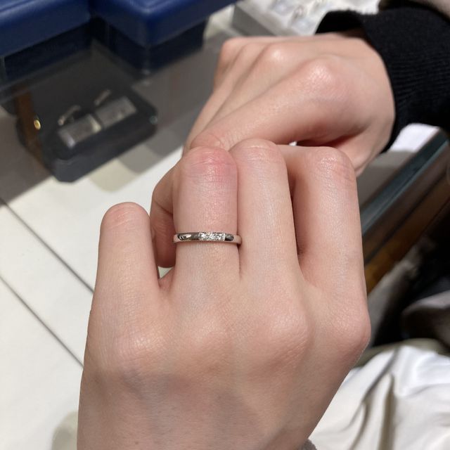 【銀座ダイヤモンドシライシの口コミ】 価格がお手頃で、デザインがシンプルで良かったです。
他の店舗では、デザ…