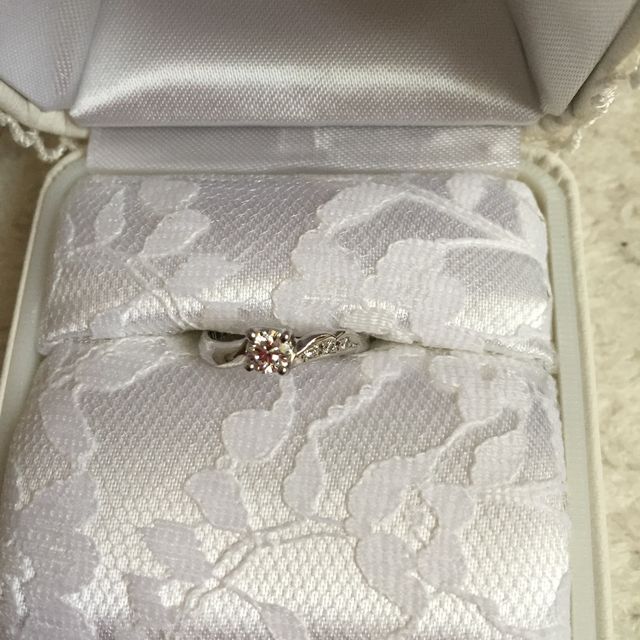 【宝石工房ヴァンモアの口コミ】 婚約指輪は要らないと言った私でしたが、友人の結婚式やパーティへ婚約指…