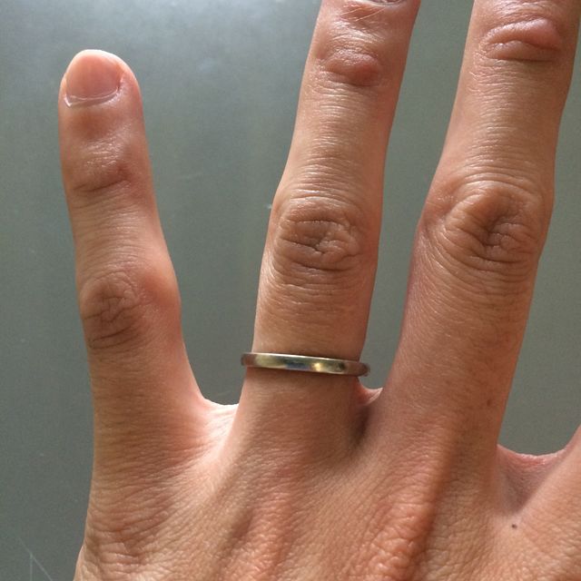 【LUCIE(ルシエ)の口コミ】 シンプルで常につけていられる。
ホワイトゴールドなので強度もよい。

普…