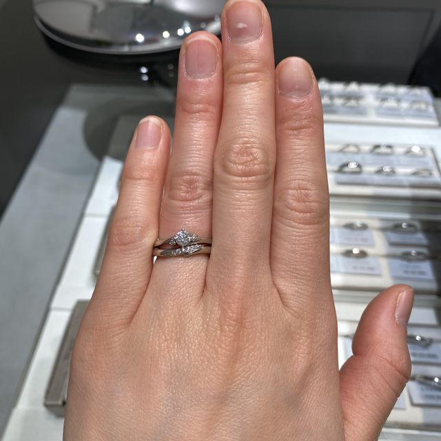 【アイプリモ(I-PRIMO)の口コミ】 指輪のデザインを購入前は、ストレートが良いと考えていましたが実際に試…