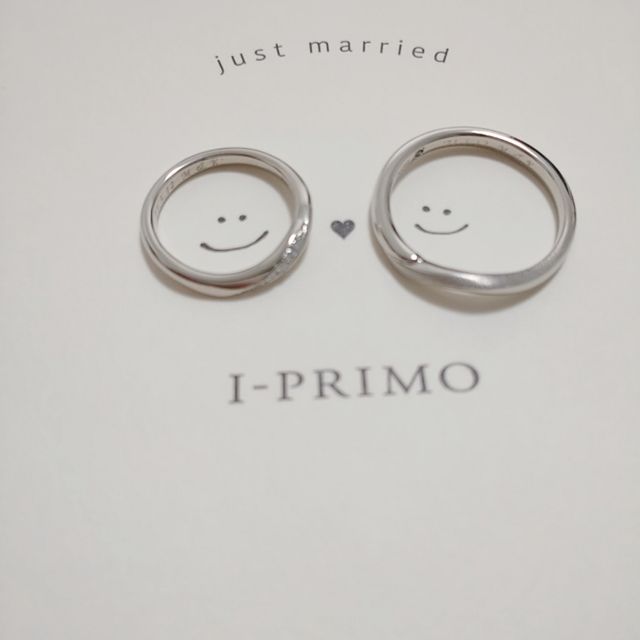 【アイプリモ(I-PRIMO)の口コミ】 カーブがかったデザインのペアリングです。２つ重ねるとピッタリと重なり…