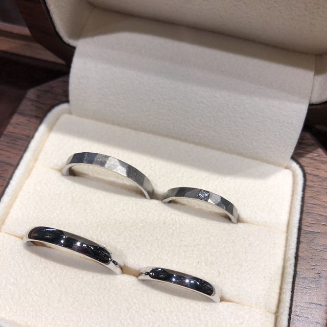 【TANZO.(鍛造指輪)の口コミ】 雑誌をみたり軽く何店が見に行って、ピンとくるものがなく、ふわっと槌目…