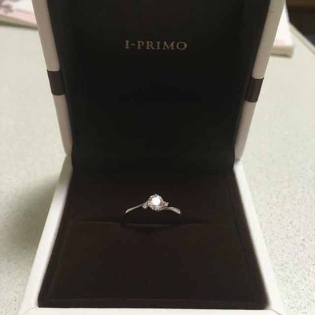 【アイプリモ(I-PRIMO)の口コミ】 旦那が選んでくれたダイヤの美しさを引き立ててくれるデザインの指輪を探…
