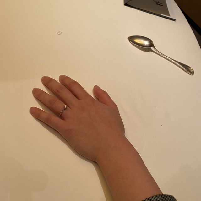 【銀座ダイヤモンドシライシの口コミ】 まずはダイヤモンドだけを選び、フリーサイズの指輪があることが決め手で…