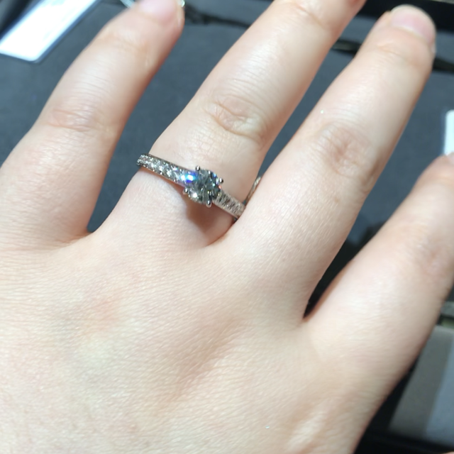 【ヴァン クリーフ＆アーペル(Van Cleef & Arpels)の口コミ】 好き嫌いとはずいろんなブランドを試着してみましたが、つけ心地が一番よ…