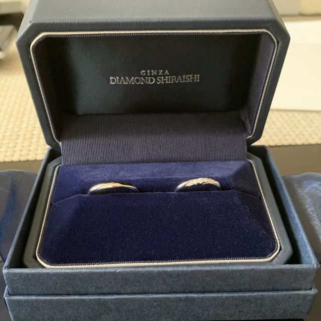 【銀座ダイヤモンドシライシの口コミ】 他社も見させて頂いた中で、着け心地が圧倒的に良かったです。価格帯も希…