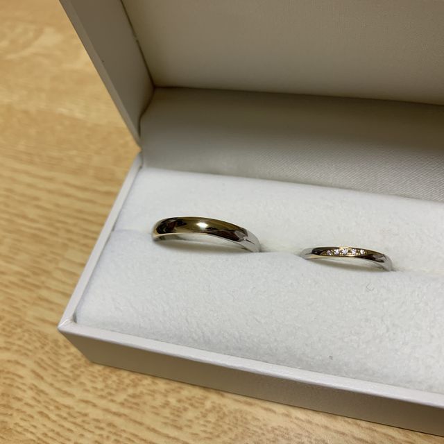 【RosettE(ロゼット)の口コミ】 ウェーブのかかった部分がゴールドになっているデザインが魅力的で購入に…