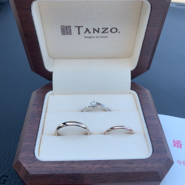 【TANZO.(鍛造指輪)の口コミ】 婚約指輪をTANZOさんで作っていただいた際に、ゴールドの色に一目惚れしま…