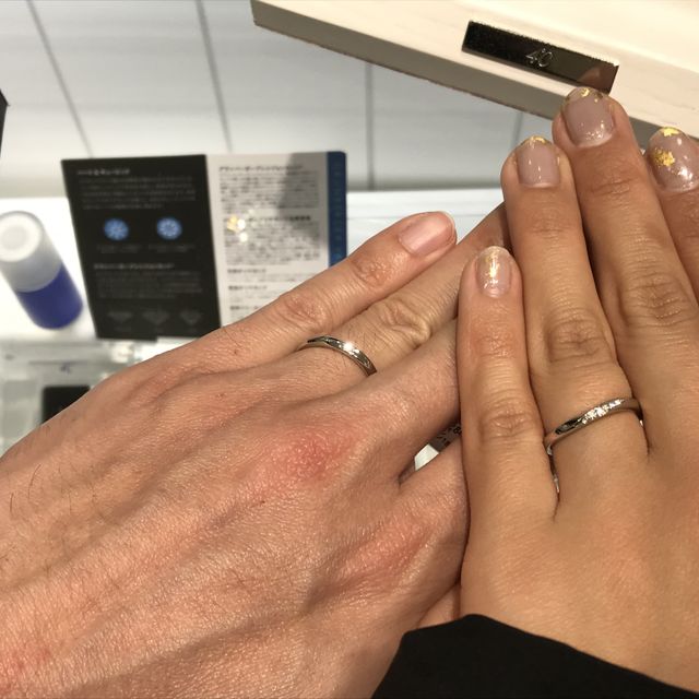 【4℃ BRIDAL(ヨンドシーブライダル)の口コミ】 デザインはそこまで派手ではなく、普段使いできそうなものが多く揃ってい…