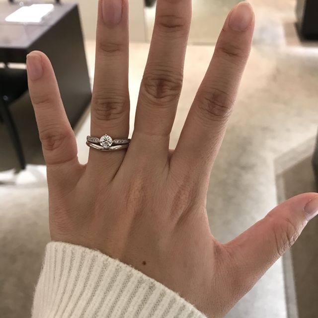 【俄(にわか)の口コミ】 昔から気になっていたブランドだったので、お店に見学へいきました。
リン…