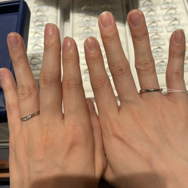 【銀座ダイヤモンドシライシの口コミ】 デザインと値段です。
接客もとてもよくアドバイスもしていただきました。…