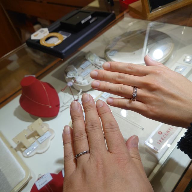 【TRECENTI(トレセンテ)の口コミ】 指輪に使用しているプラチナが他よりも多く使用しているとのことで、指輪…