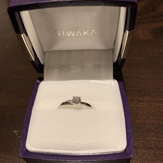 【俄(にわか)の口コミ】 婚約指輪と結婚指輪それぞれに素敵なコンセプトがあるところに惹かれまし…