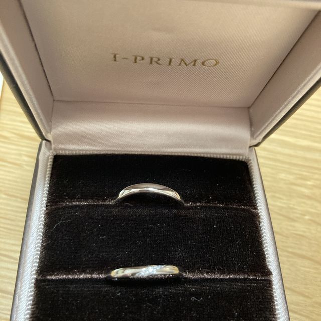 【アイプリモ(I-PRIMO)の口コミ】 結婚指輪は長い間つけることを考え、シンプルな飽きの来ないデザインのも…