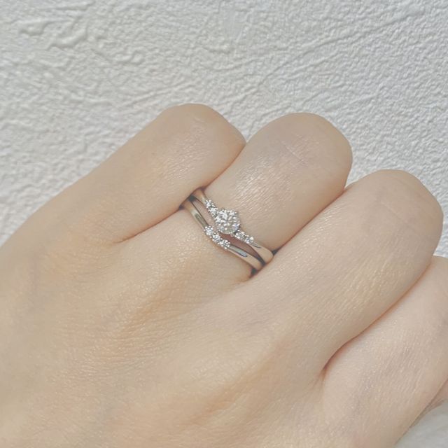 【アイプリモ(I-PRIMO)の口コミ】 最初はシンプルなデザインのソリティアで探していましたが試着してみてメ…