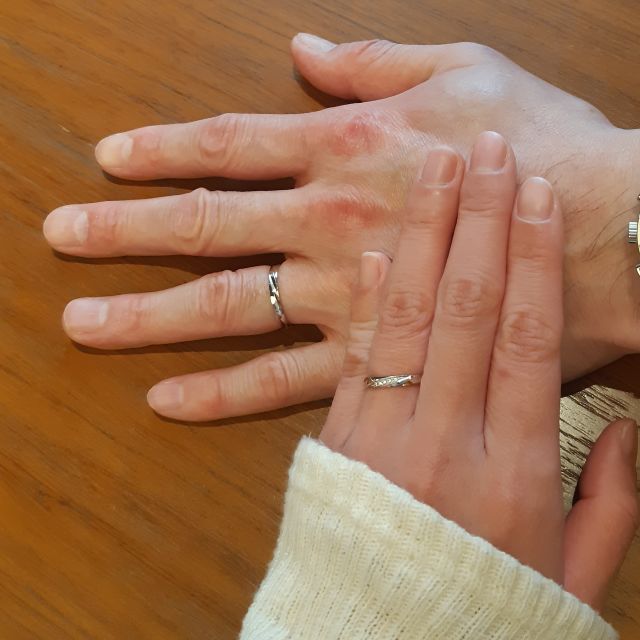 【insembre(インセンブレ)の口コミ】 婚約指輪と結婚指輪を一緒にするということで、ダイヤ入りのタイプの結婚…