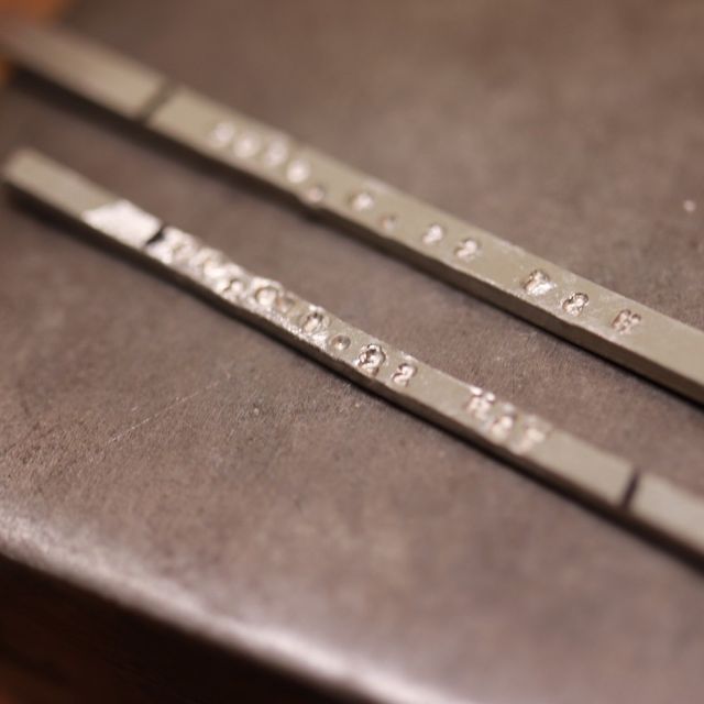 【Jewelry ARGENT(アラザン)の口コミ】 他にはない手作りの1点もので、しかも自ら刻印ができるのが決めてでした。…