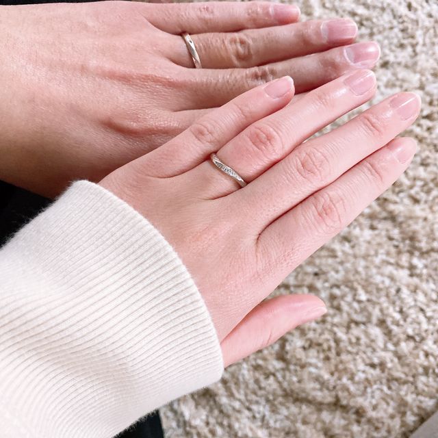 【銀座ダイヤモンドシライシの口コミ】 色々なデザインをつけましたが、これをつけた際ビビッと来ました！
指に1…