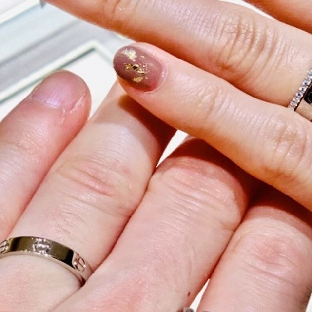 【カルティエ(Cartier)の口コミ】 指輪の素材はプラチナが希望だったため
その中でも人気のデザインを試着し…