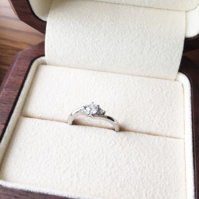 【TANZO.(鍛造指輪)の口コミ】 色々なブランドを見る中で、一からどういうデザインにするか考える事がで…