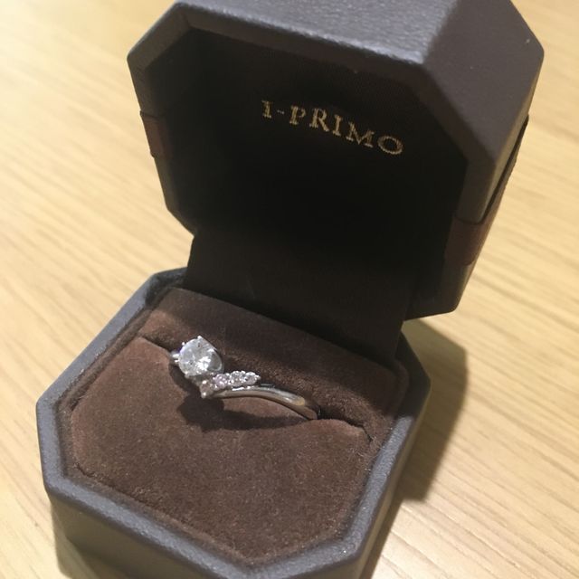 【アイプリモ(I-PRIMO)の口コミ】 4つあるメレダイヤを部分的にピンクダイヤに変えることができ、オリジナリ…