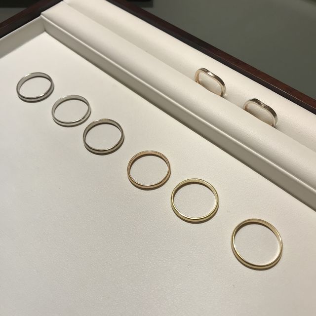 【杢目金屋(もくめがねや)の口コミ】 他にはない珍しい木目調のデザインの指輪になっています。
指輪を作る板の…