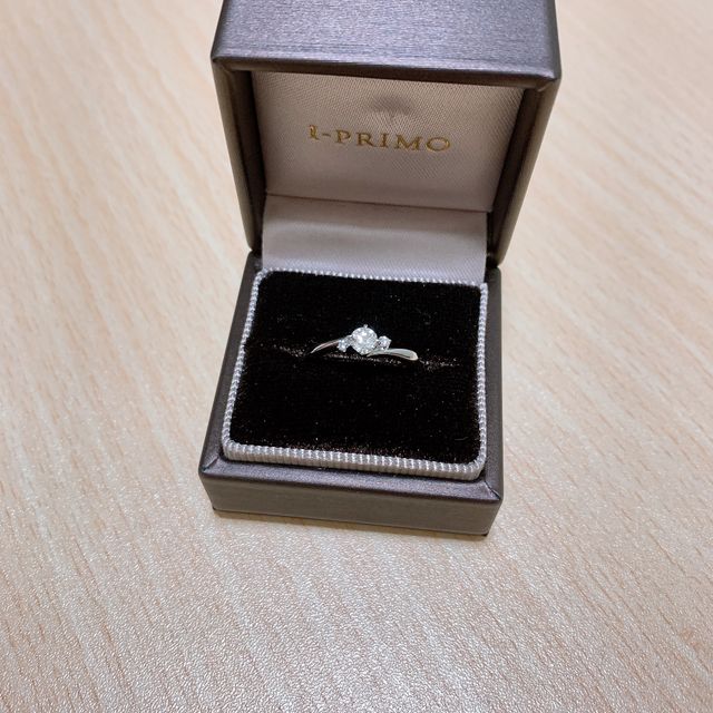 【アイプリモ(I-PRIMO)の口コミ】 デザインは後から2人でお店に選びに行って変更できるものでした。プロポー…
