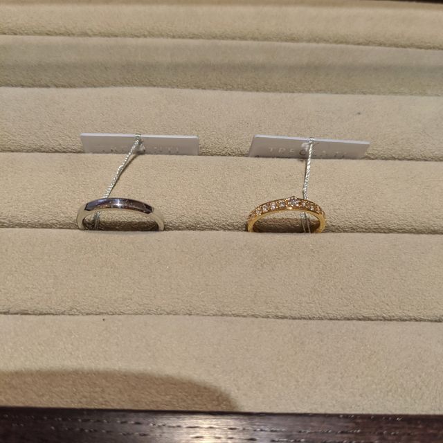 【TRECENTI(トレセンテ)の口コミ】 つけ心地がとても良かったです。
ハーフエタニティだと同じようなデザイン…