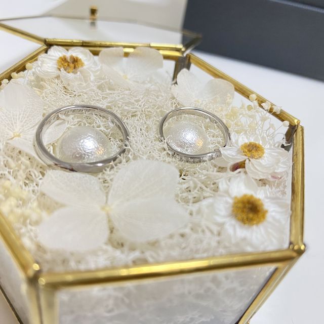 【エクセルコダイヤモンド(EXELCO DIAMOND)の口コミ】 日本人に合った、つけ心地の良さとV字のデザインが良かった。彼はマット加…