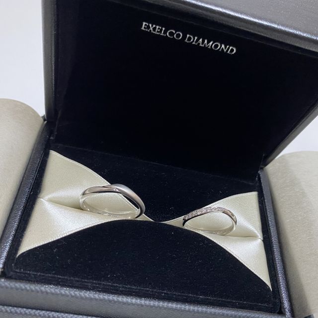 【エクセルコダイヤモンド(EXELCO DIAMOND)の口コミ】 日本人に合った、つけ心地の良さとV字のデザインが良かった。彼はマット加…