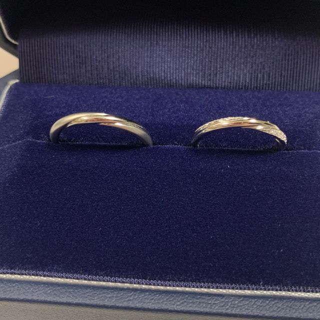 【銀座ダイヤモンドシライシの口コミ】 ストレートタイプのリングですが、ダイヤモンドが広く散りばめられていて…