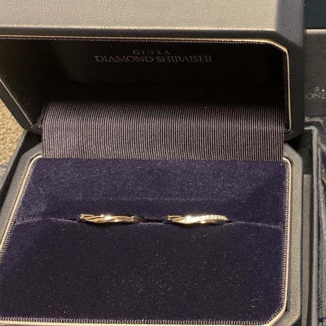 【銀座ダイヤモンドシライシの口コミ】 お出かけの時は重ね付けしたかったのでスタイラッシュでシンプルなものを…