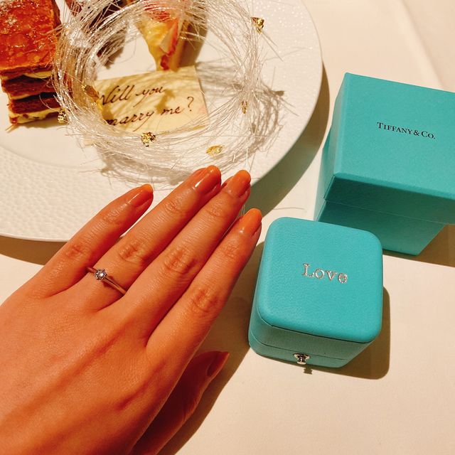 【ティファニー(Tiffany & Co.)の口コミ】 ①店員さんの接客が丁寧でした。特にダイヤモンドについての説明がわかりや…