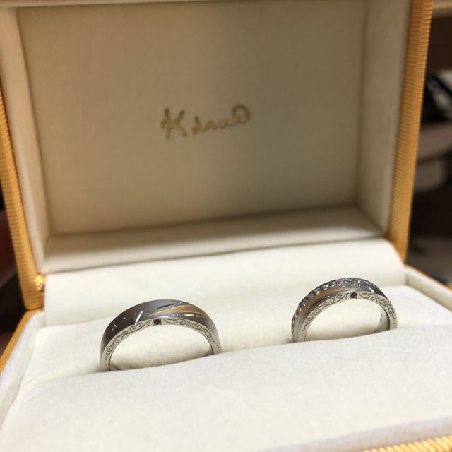 【ケイウノ ブライダル(K.UNO BRIDAL)の口コミ】 オーダーで二人の要望が全て詰まった指環です。
ジュエリーショップをたく…