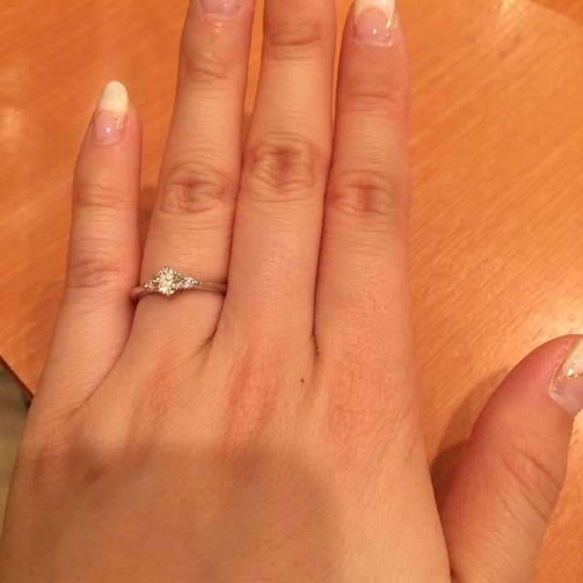【ラザール ダイヤモンド(LAZARE DIAMOND)の口コミ】 最初は、エタニティリングのような、ダイヤが多いものを選んでいたのです…