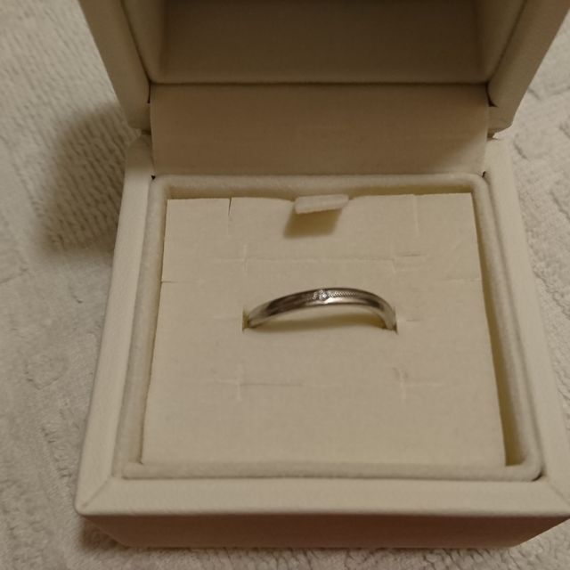 【アイプリモ(I-PRIMO)の口コミ】 一粒以上の石が入っていて、ストレートではなくうねったラインのものを探…