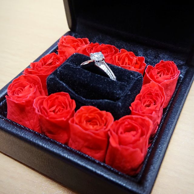 【エクセルコダイヤモンド(EXELCO DIAMOND)の口コミ】 普段指輪を付けないので、かなり悩みました。候補のなかでは、特にメレダ…