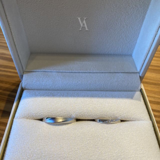 【ヴァンドーム青山(VENDOME AOYAMA)の口コミ】 デザインがシンプルなものを探していたところ、男性用の指輪のデザインが…