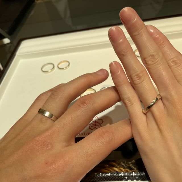 【杢目金屋(もくめがねや)の口コミ】 和風の雰囲気がオシャレな指輪です。杢目の模様が選択する材質や数によっ…