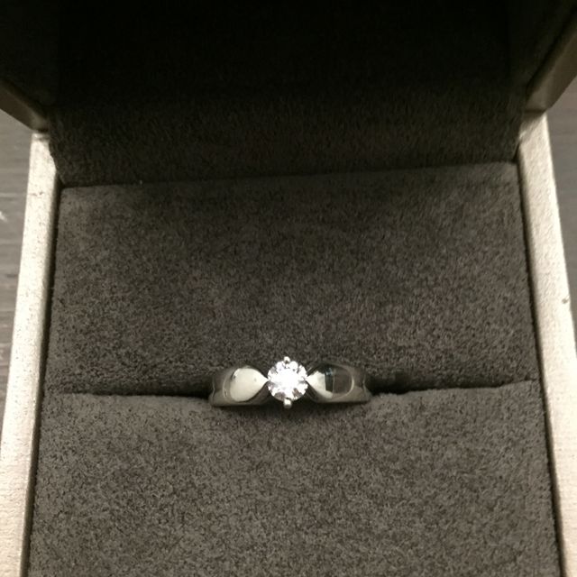 【ショーメ(CHAUMET)の口コミ】 シンプルなデザインで、 上品で飽きないところがまず気に入りました。さり…