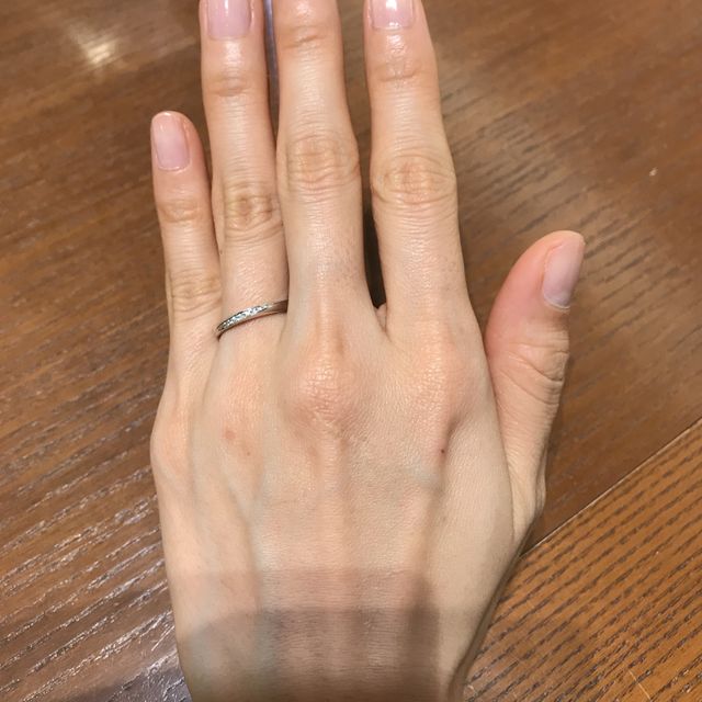 【TRECENTI(トレセンテ)の口コミ】 ストレート型で、細やかなダイヤが散りばめられているタイプです。
装着し…