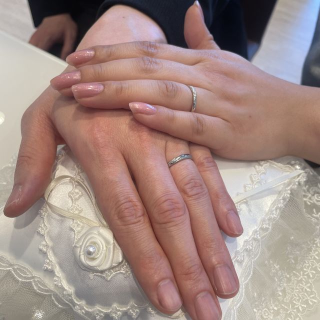 【COLANY(コラニー)の口コミ】 セットでの重ね付けでも一つでも
貧弱にならずに品のあるデザインが決め手…