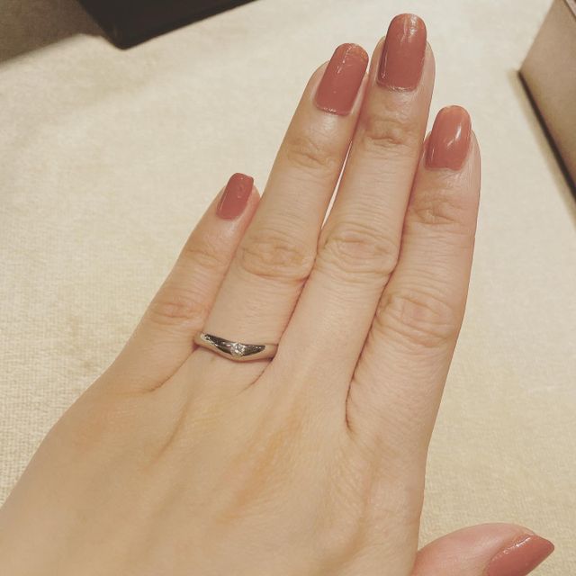【ブルガリ(BVLGARI)の口コミ】 一石で、V字の形をしたリングです。V字なので、指が長く見えるところがポ…