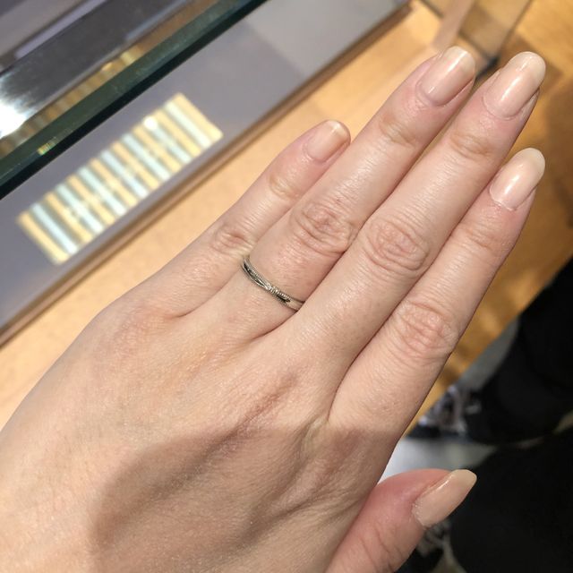 【Love Bond(ラブボンド)の口コミ】 Ribon という名前の通り、リボンがモチーフとなっているリングです。可愛…